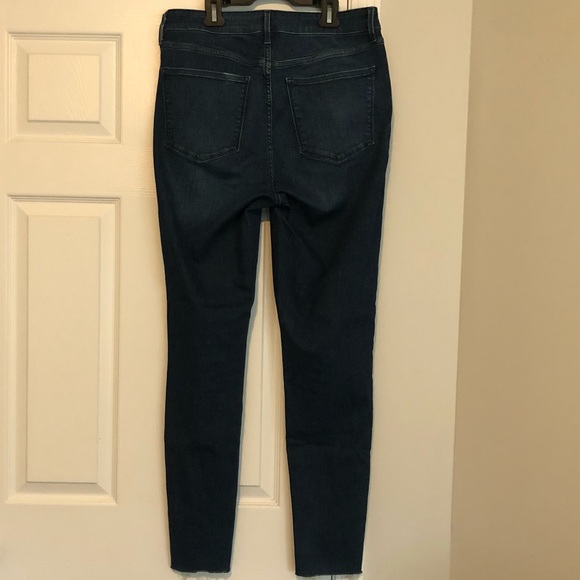 Old Navy Rockstar Super Skinny High Rise Jeans - Picture 3 of 4